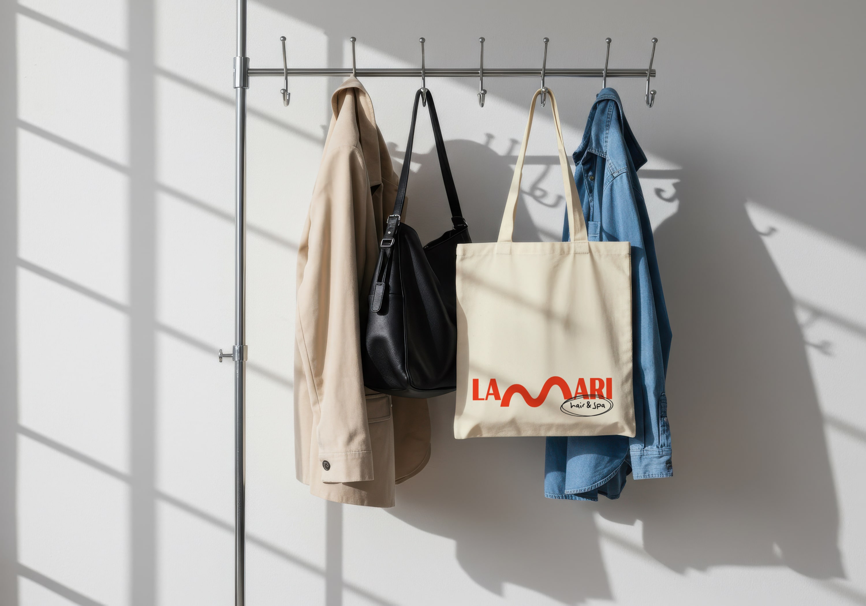 Diseño y desarrollo de identidad visual corporativa para LaMari. Detalle totebag.